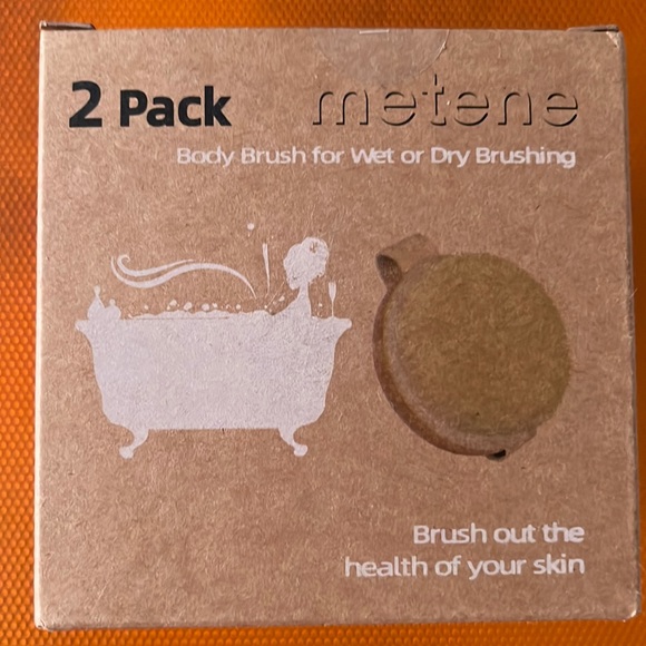 NWOT Body brush for wet or dry brushing. Dare to bare! 👙 - Picture 1 of 6